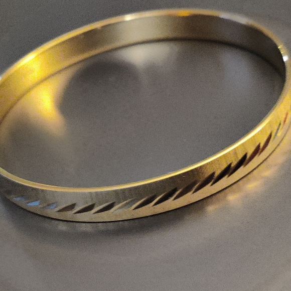 Vintage Monet Bangle Bracelet - Picture 1 of 11